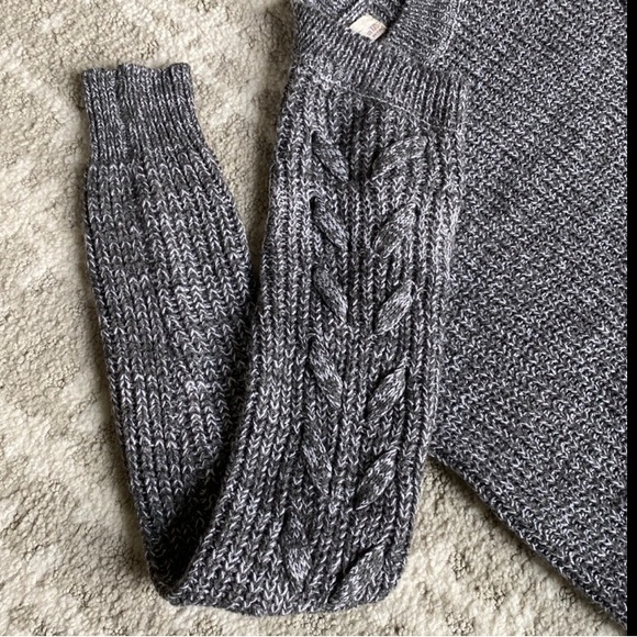 •SO• Long Sleeve Knit Sweater - Picture 7 of 12